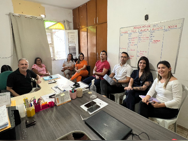 SAÚDE AMPLIA A EQUIPE DE ATENÇÃO PRIMÁRIA.